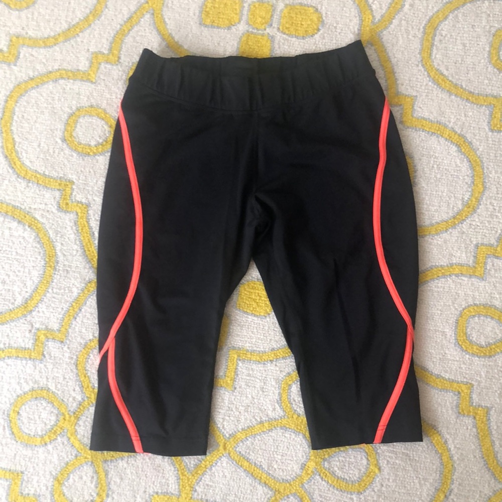 🖤FILA Workout Capris🖤 Sz L